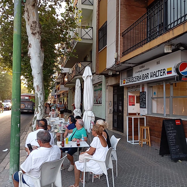 Cervecería Bar Walter comida colombiana